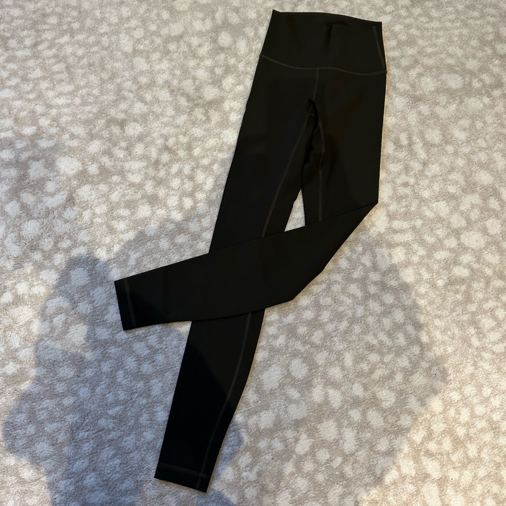 Lululemon wunder under